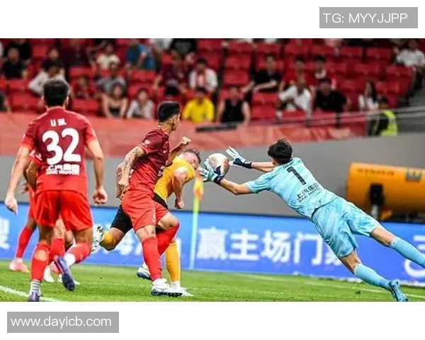 海港队表现平平实力短板明显全队重心放在周末关键联赛