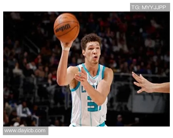 黄蜂队7位球员身高缩水引热议 官方数据普遍下降成焦点