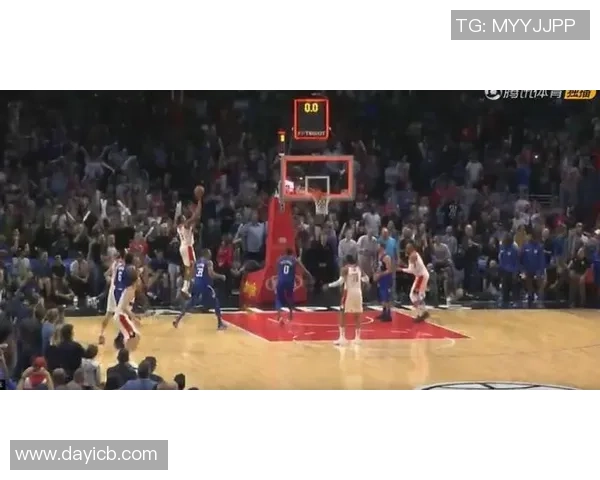 快船主场计时器再度出故障比赛开场混乱引发球迷热议 快船主场计时器再度出故障比赛开场混乱引发球迷热议